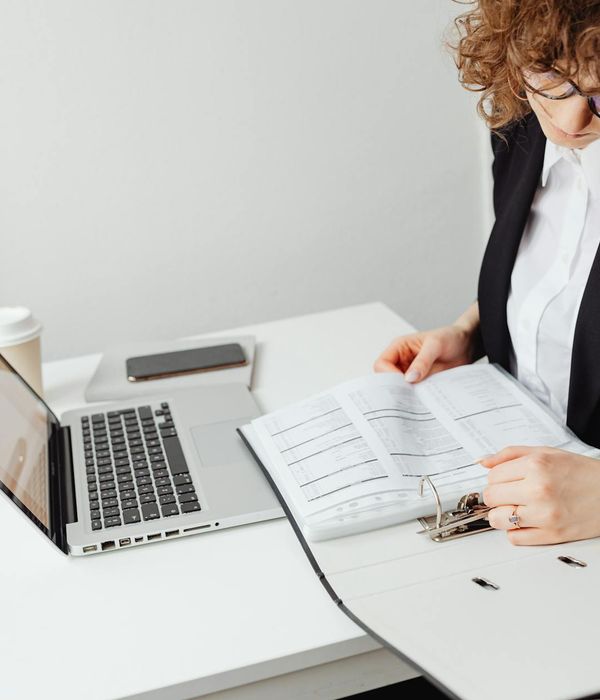 Woman business consultant analyzing organizational structure and performance metrics